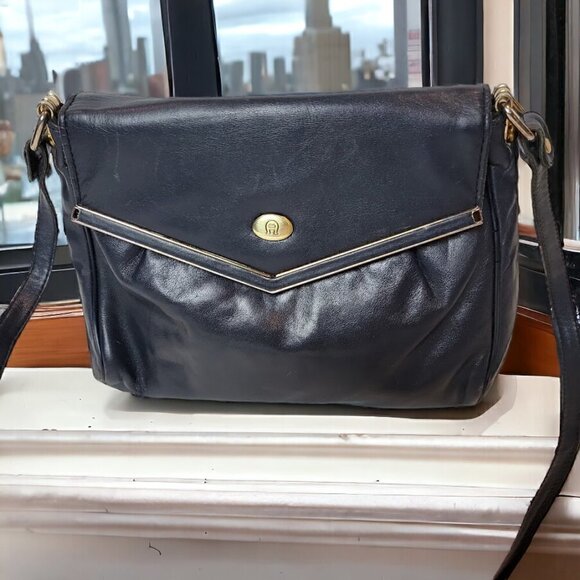 Vintage Entienne Aigner leather crossbody bag. - Picture 1 of 8
